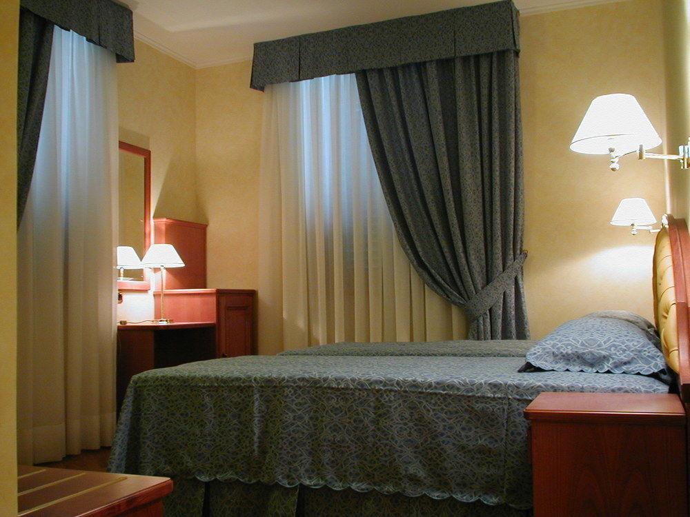 Hotel Antico Masetto Lamporecchio Exterior photo