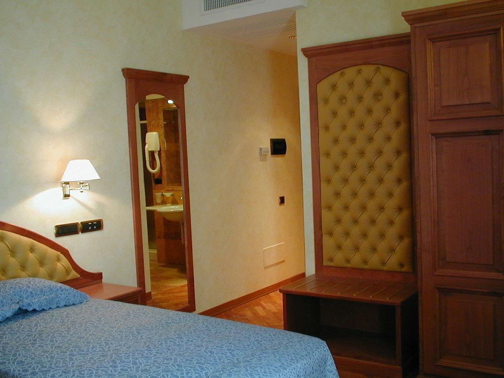 Hotel Antico Masetto Lamporecchio Exterior photo